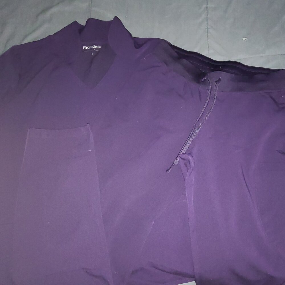 Manadal scrubs purple